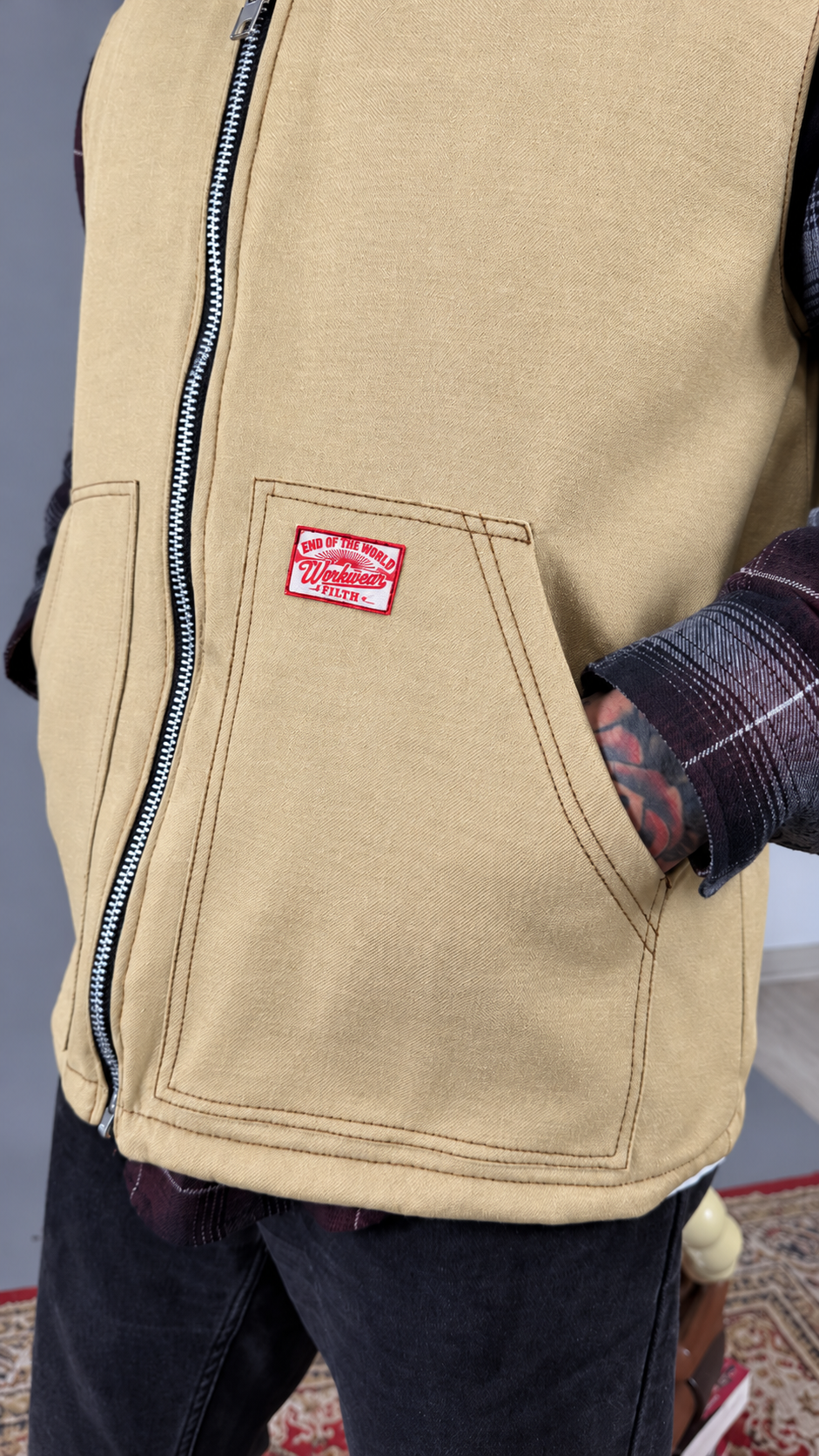 xRIVETx Vest Beige