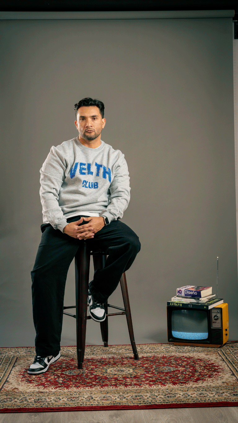 VELTH CLUB Crewneck / Grey