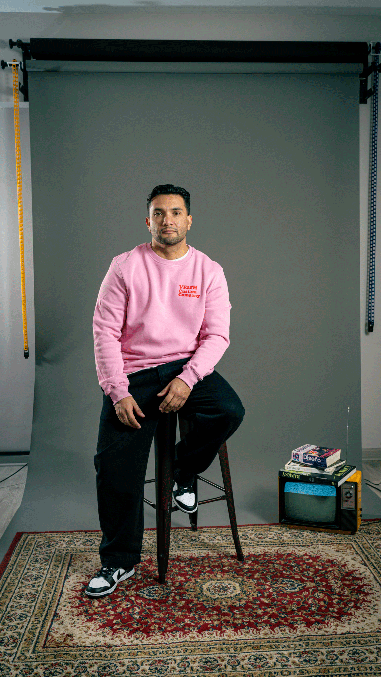 VELTH CLUB Crewneck / Pink